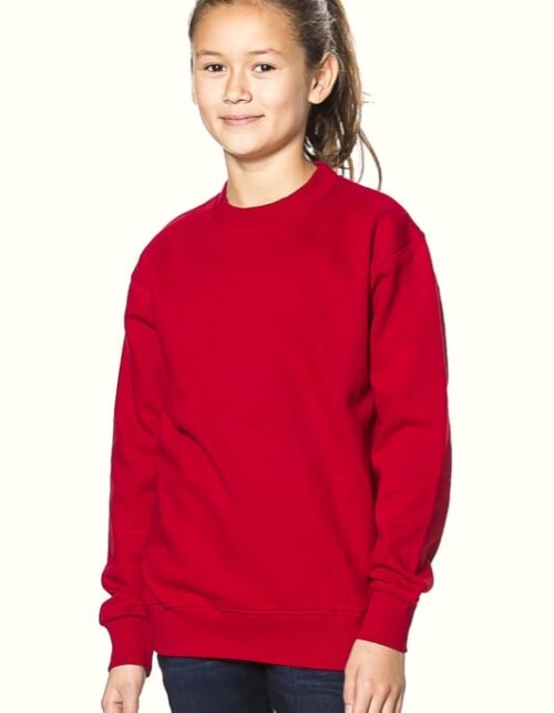 Pige i rød sweatshirt
