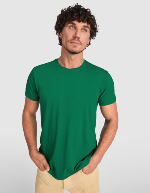 Mand i grøn t-shirt