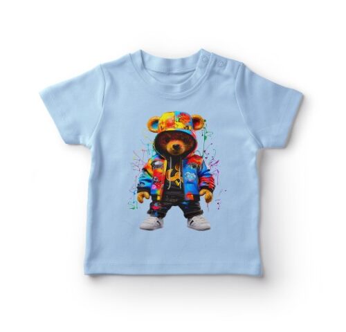 Babyblå t-shirt med farverig bjørneillustration