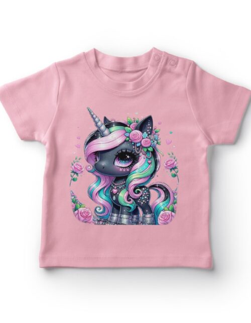 Lyserød t-shirt med sød enhjørning-illustration.