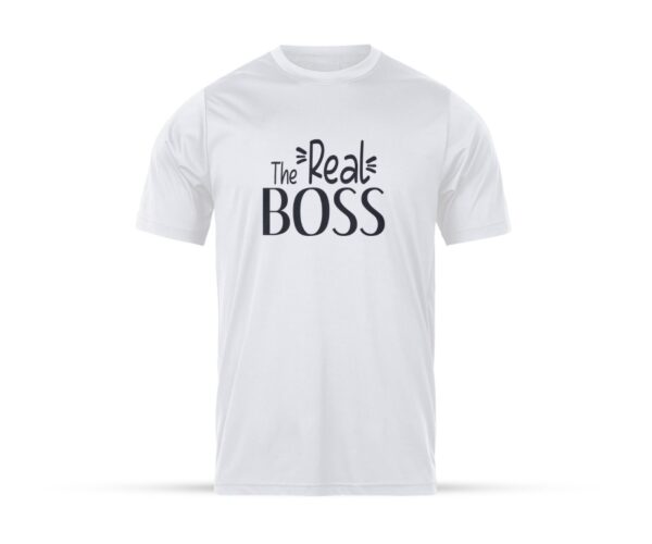 Hvid T-shirt med teksten 'The Real Boss'