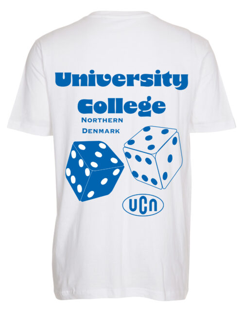 Hvid T-shirt med UCN logo og terninger