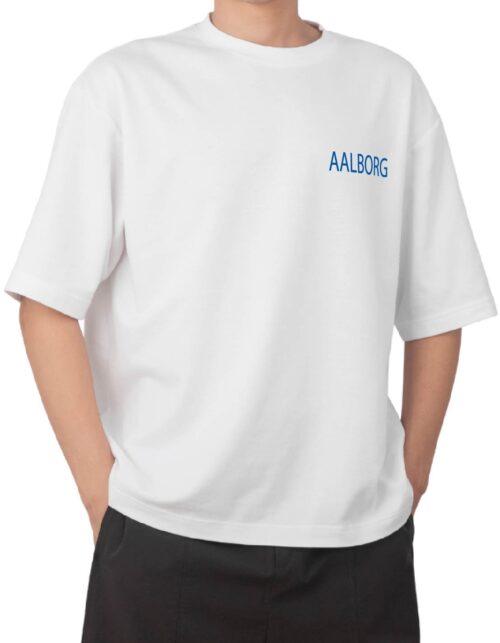 Hvid T-shirt med Aalborg tekst i blåt.