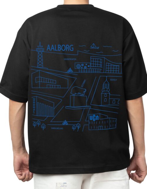 Sort Aalborg t-shirt med byillustration.
