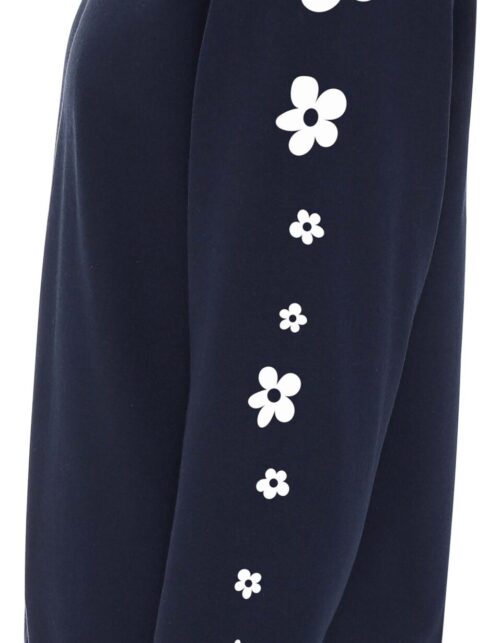 Sort sweatshirt med hvide blomster på ærmet