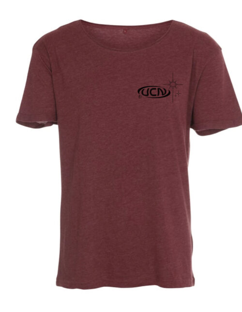 Bordeaux t-shirt med logo på brystet