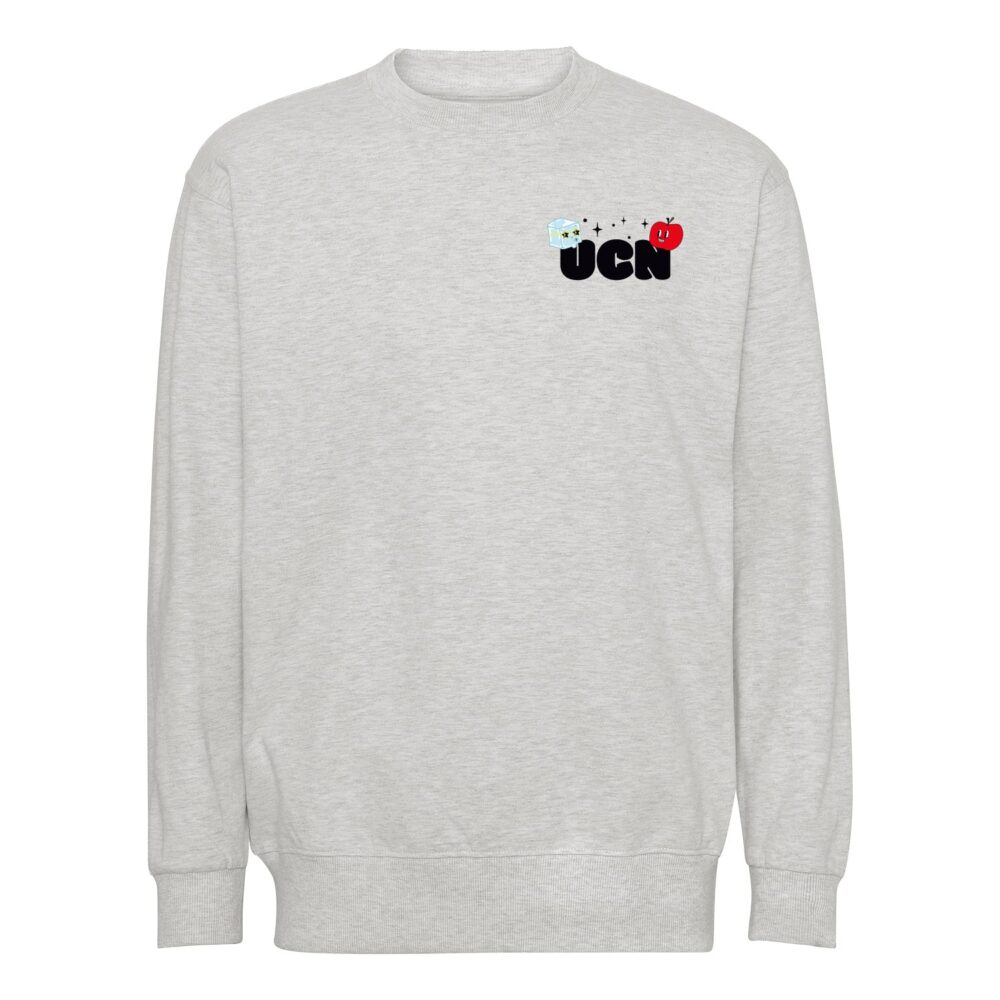Grå sweatshirt med UCN-logo i venstre hjørne