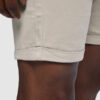 Beige herreshorts med opsmøgede kanter