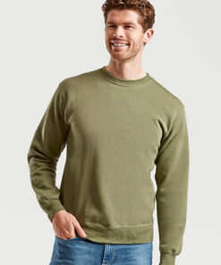 Mand i grøn sweatshirt og blå jeans