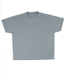 Grå oversized T-shirt på hvid baggrund