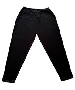 Sorte joggingbukser på hvid baggrund